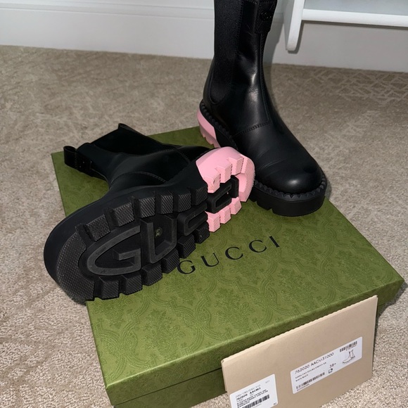 AUTHENTIC GUCCI BOOTS! 🖤 - Picture 2 of 10
